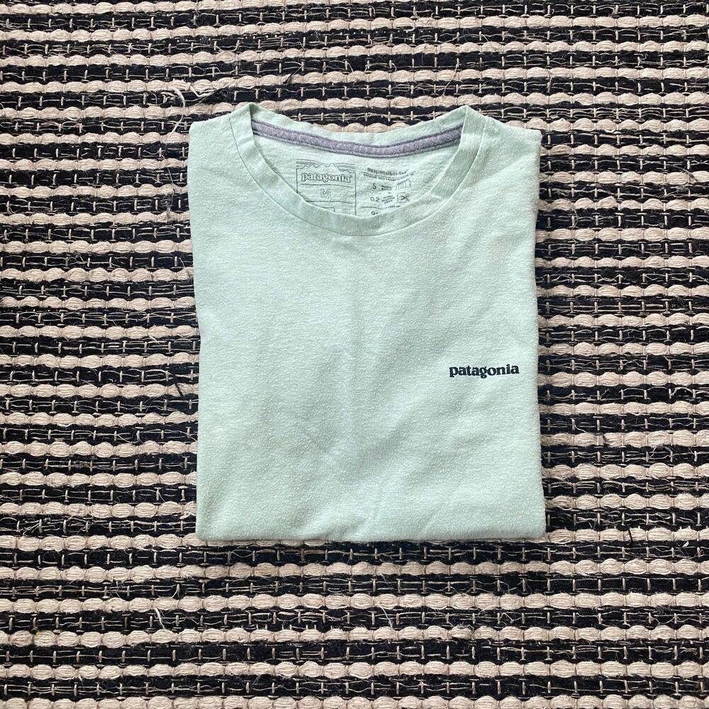 🌿Patagonia Kids Green Logo Spell Out Responsibili-Tee M